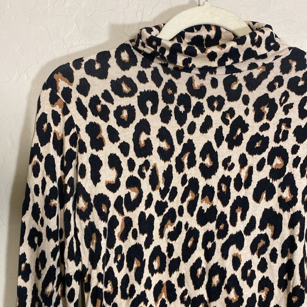 Ann Taylor leopard print long sleeve turtleneck top - Picture 2 of 6